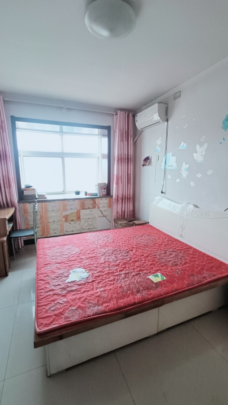 三室两厅一卫，得房率高，紧邻第二实验小学，实验中学，第五实验中学，位置优，水电暖（第 3 张）