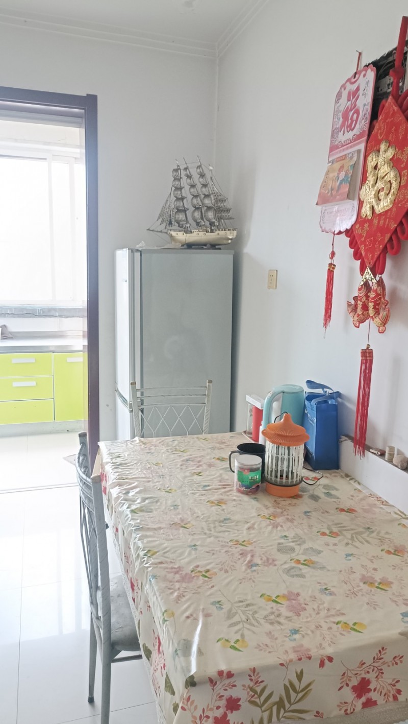 三室两厅一卫，得房率高，紧邻第二实验小学，实验中学，第五实验中学，位置优，水电暖（第 5 张）