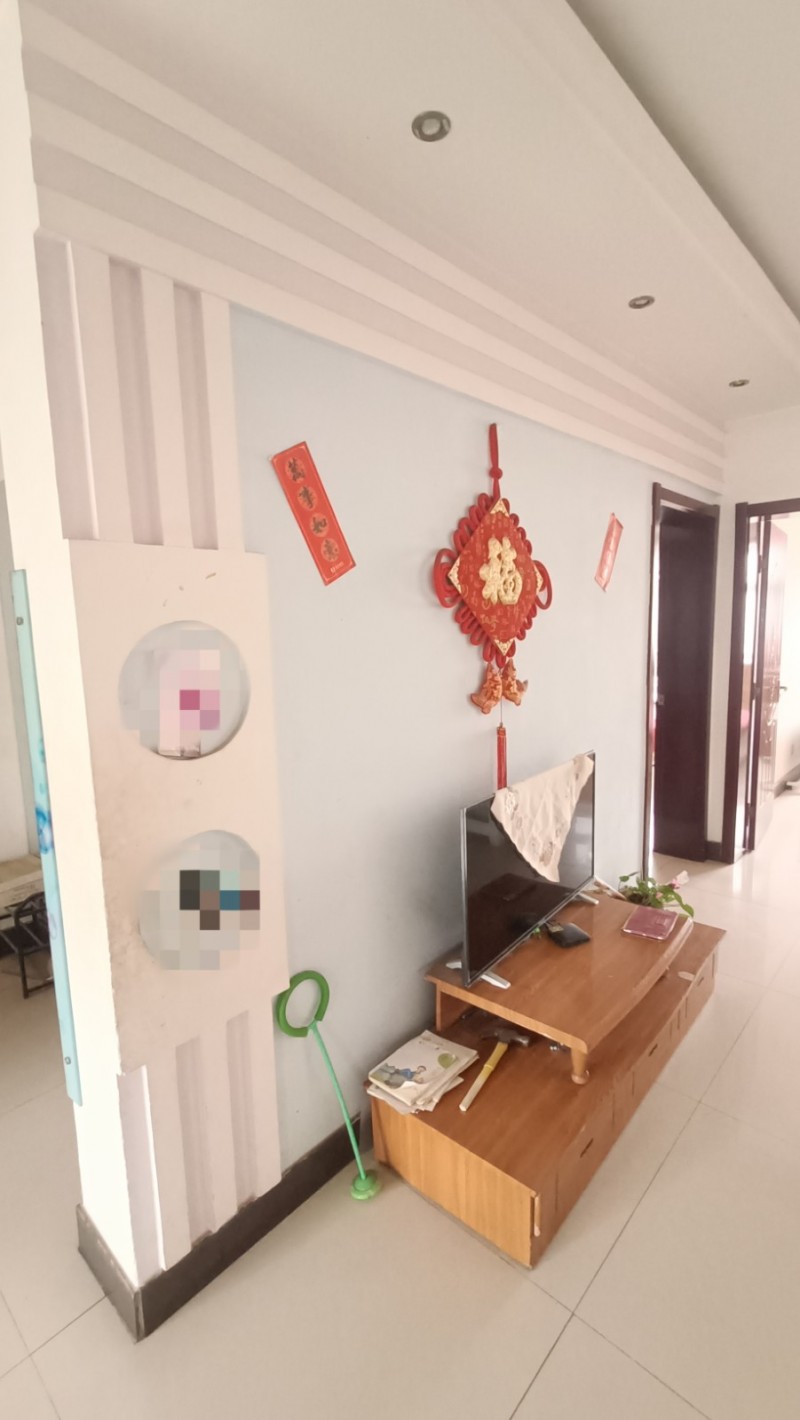 三室两厅一卫，得房率高，紧邻第二实验小学，实验中学，第五实验中学，位置优，水电暖（第 4 张）