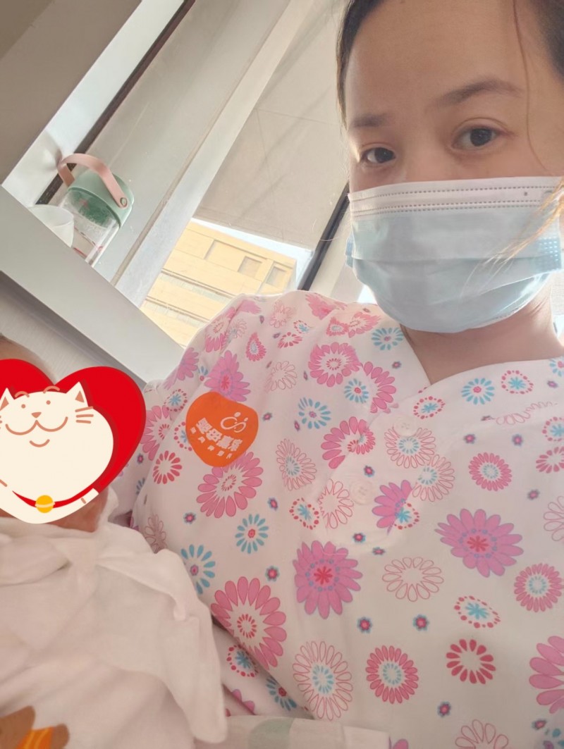 90后个人月嫂核心服务

新生儿护理：黄疸监测护理、湿疹热疹区分照料、脐部消（第 9 张）