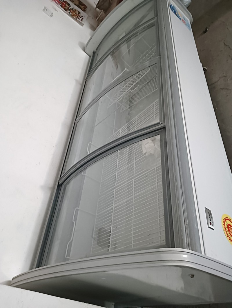 出售两台冰柜，尺寸看图片，之前干熟食店了，就用了两个月差不多，现在便宜出售，想要（第 2 张）
