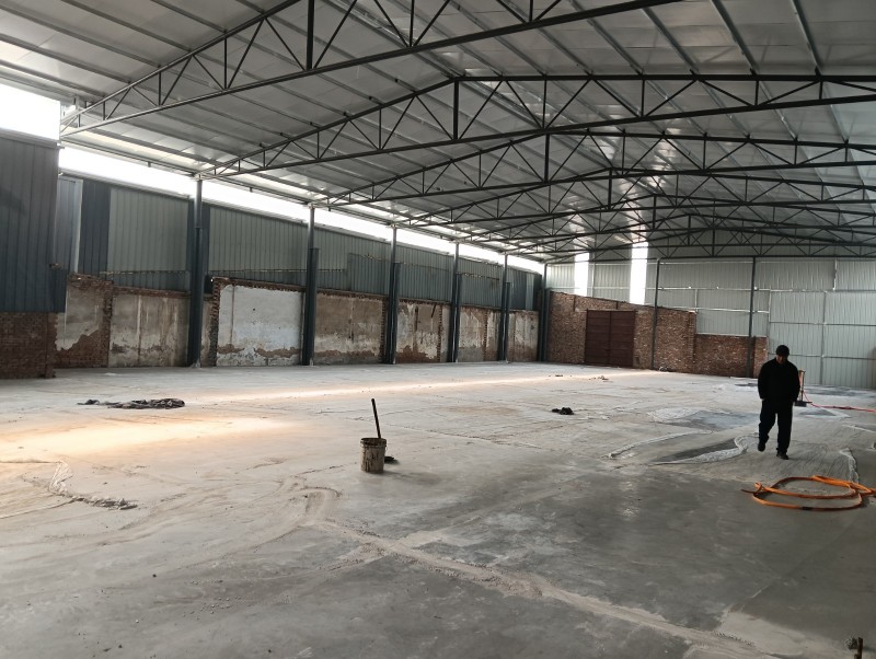 中华大街桥南路东，出租仓库1000平，可上航车，有住房，水电齐全，可过半挂。（第 3 张）
