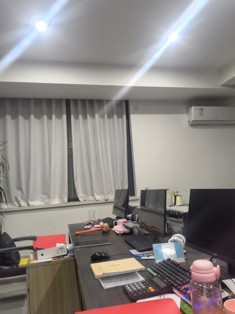 招聘销售2名（第 1 张）