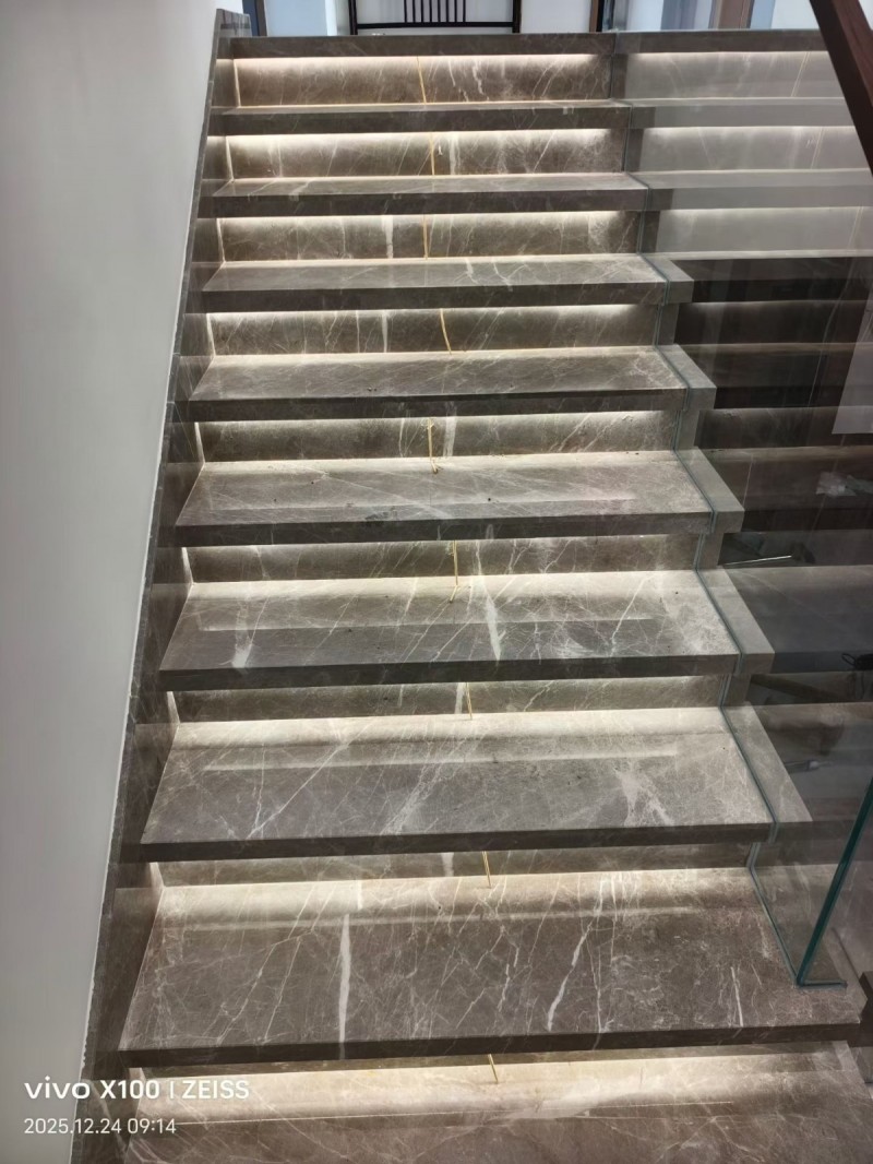 专业从事销售安装灯具
浴霸凉霸线条灯开关教室灯办公灯医院厂房平板灯各种室外灯太（第 5 张）