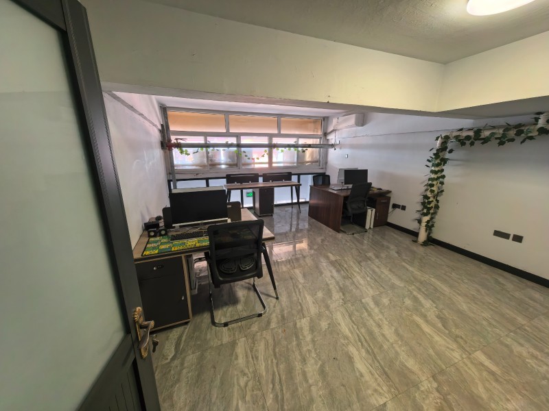 出租产业城门市，属合租精装修，二层，三层，干净卫生，水电齐全有空调有办公桌免费用（第 4 张）