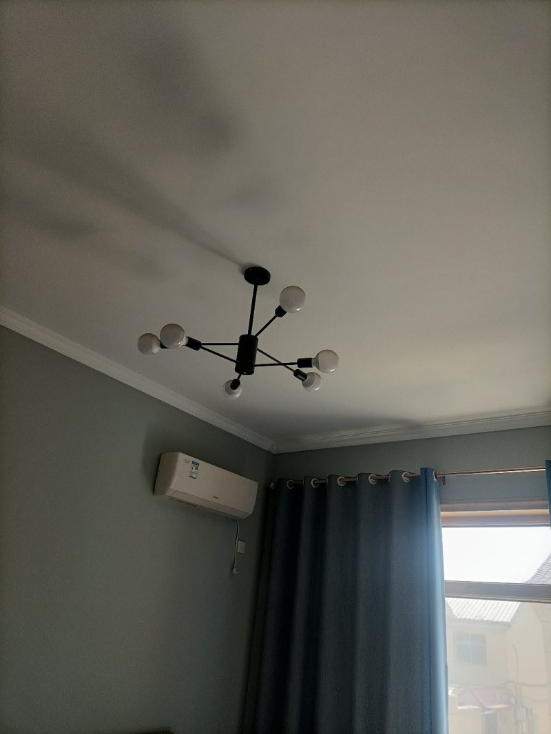 一室一厅，家具水电齐全，洗衣机，热水器，空调，地暖都有，拎包入住，电车充电免费，（第 1 张）