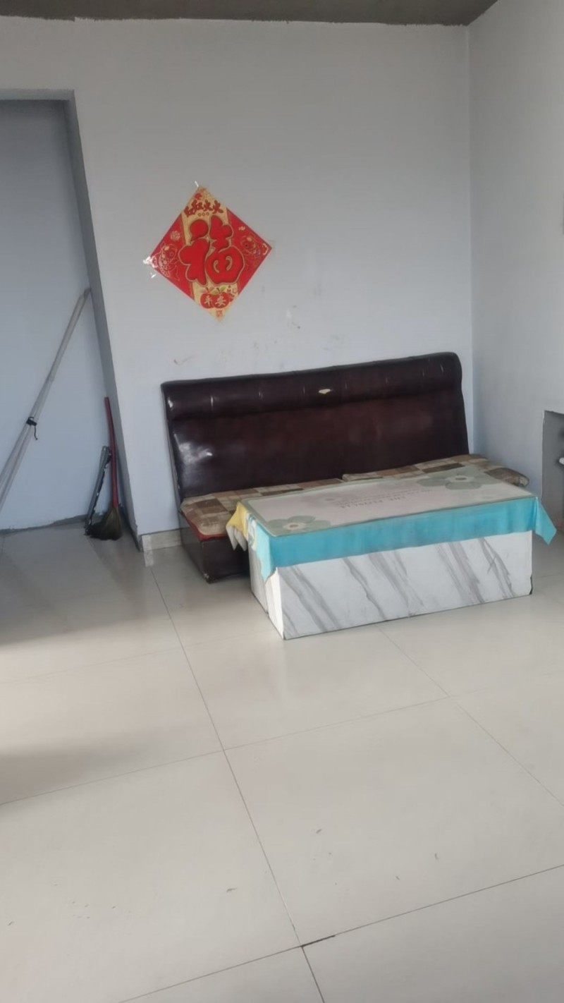 出租中原市场附近交通小区单元楼一套，电梯房，水电暖齐全，价格美丽，非诚勿扰（第 1 张）
