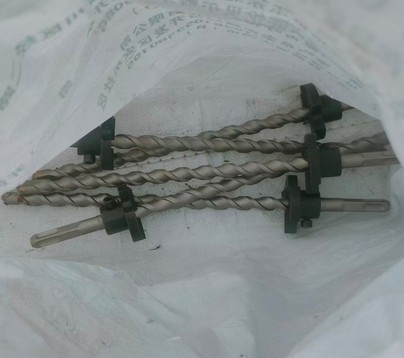 主营:ALC辅材，U型卡，管卡，花卡(H卡)，L型卡，勾头螺栓，销钉，一体钉，空（第 9 张）