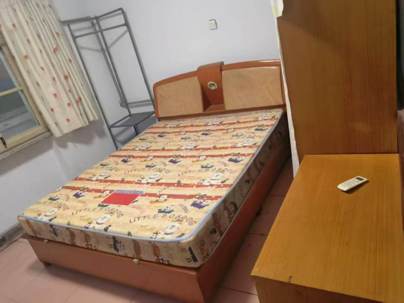 107火车站北，企业局北楼三单元一楼西户三室一厅带地下室带小院，水电暖齐全。1（第 2 张）