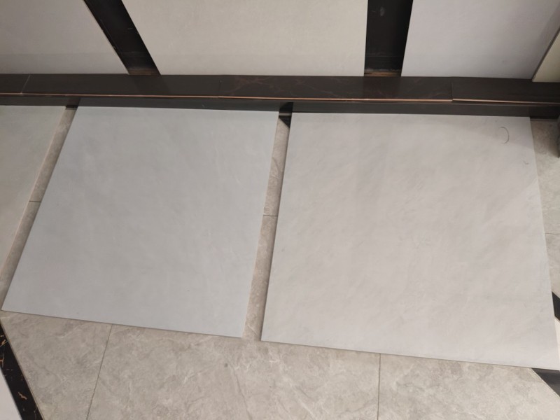 800×800瓷砖12元

80×80灰色13元

送货上门价格不高
（第 2 张）