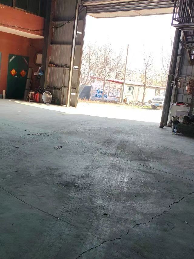 出租厂房，面积800平，550平，有标准件环评，水电齐全，交通便利！
地址:永（第 2 张）