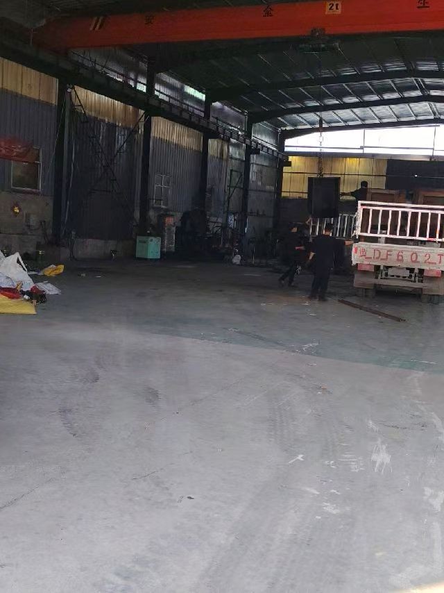 出租厂房，面积800平，550平，有标准件环评，水电齐全，交通便利！
地址:永（第 1 张）