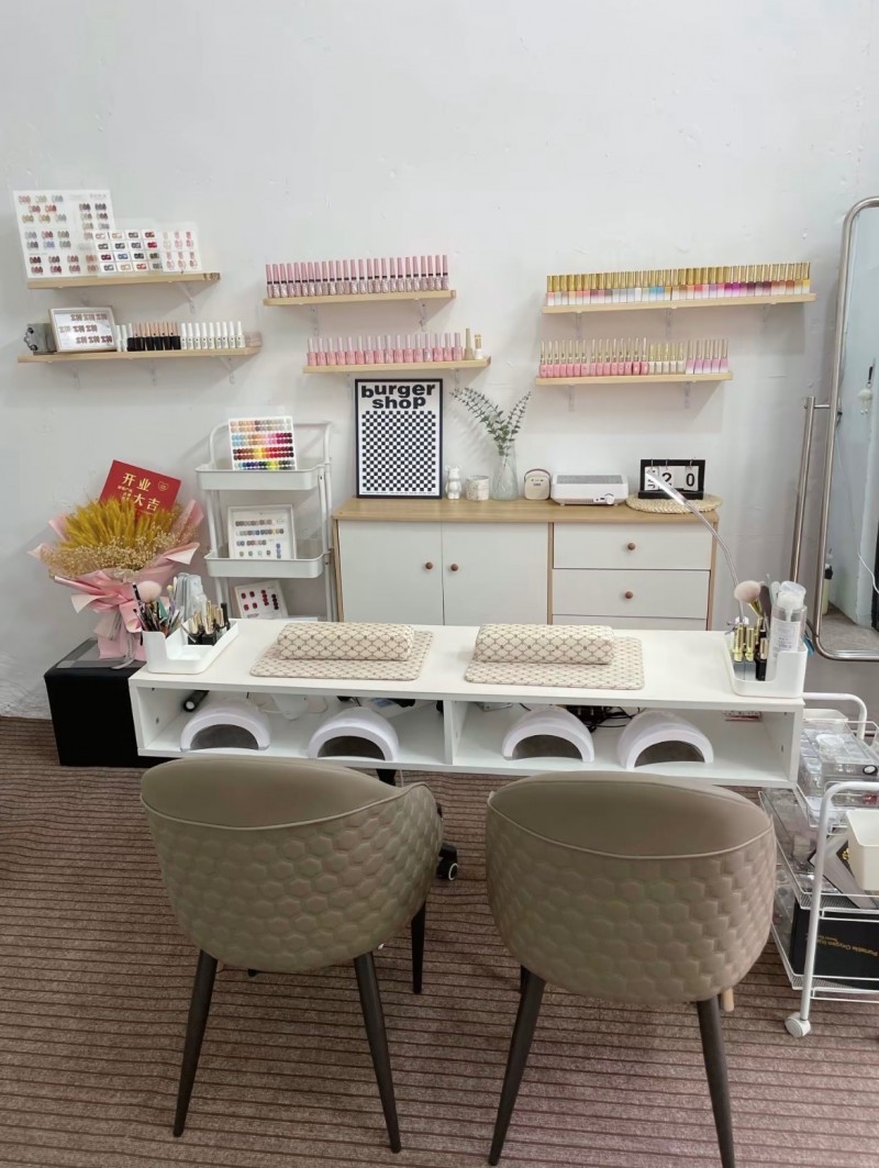转让营业中美甲店，转让费合理，可面议，年租金便宜，面积40平，（第 2 张）
