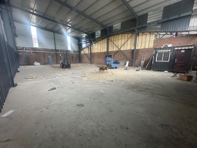 350平仓库出租，带3米*3米小房子，7000块钱。（第 1 张）