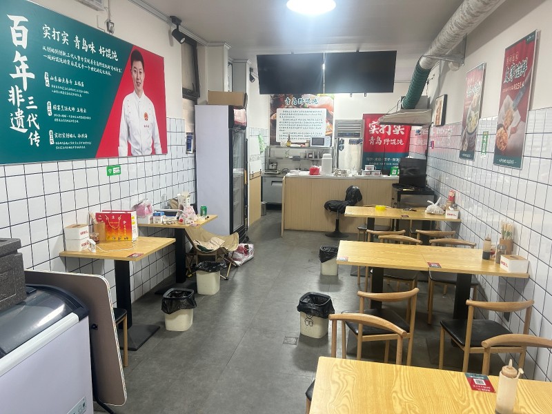 本人因家中有事，无心经营，现转让位于交警北路飞宇嘉苑门口馄饨店一间，门市客源稳定（第 2 张）