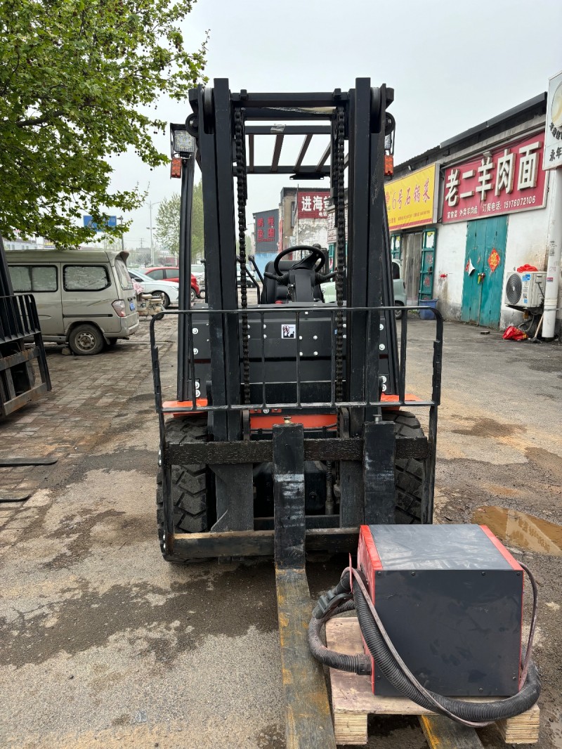 出售3吨升高3米，诺力准新锂电叉车，23年车，一共工作300小时（第 3 张）