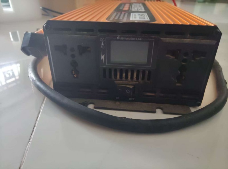 有一个99成新的逆变器，7500W，48伏，60伏通用的，几乎全新，600块钱买（第 3 张）