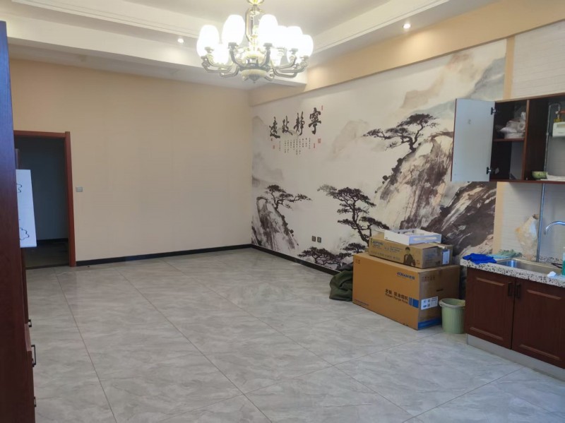 旺铺门市出租 产业城东门临街门市上下3层，精装修 地段好！位置优越，交通便利 （第 1 张）