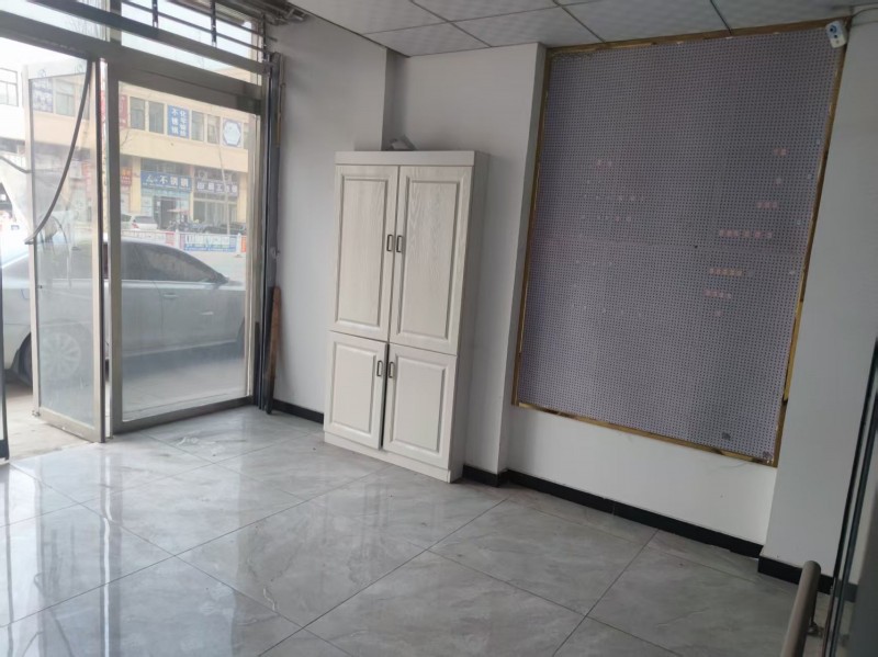 旺铺门市出租 产业城东门临街门市上下3层，精装修 地段好！位置优越，交通便利 （第 6 张）