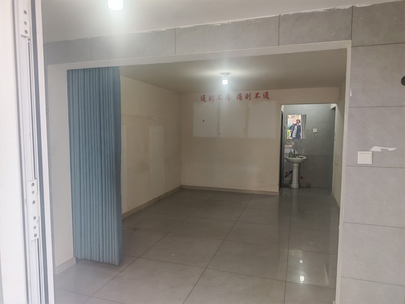 西滩头村，二环红绿灯南，冬之驴对面，单间公寓出租（第 2 张）