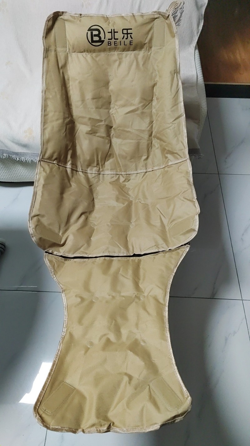 北乐牌露营椅，共4个，几乎全新。
加高靠背，四档可调节，可躺，可坐，还带可拆卸（第 1 张）