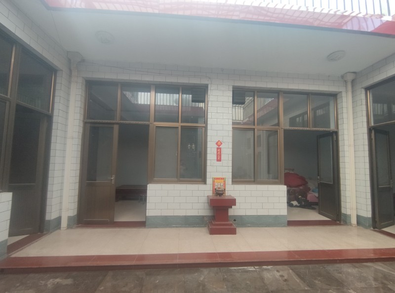 四千多一平名关主城区临街独院，12*15米，180平，浇筑框架结构，全地暖，民水（第 8 张）