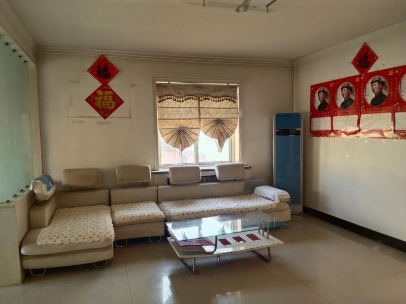 迎宾大道育英路口飞宇北区，三室两厅一卫家电齐全，拎包入住，价格面议，（第 2 张）