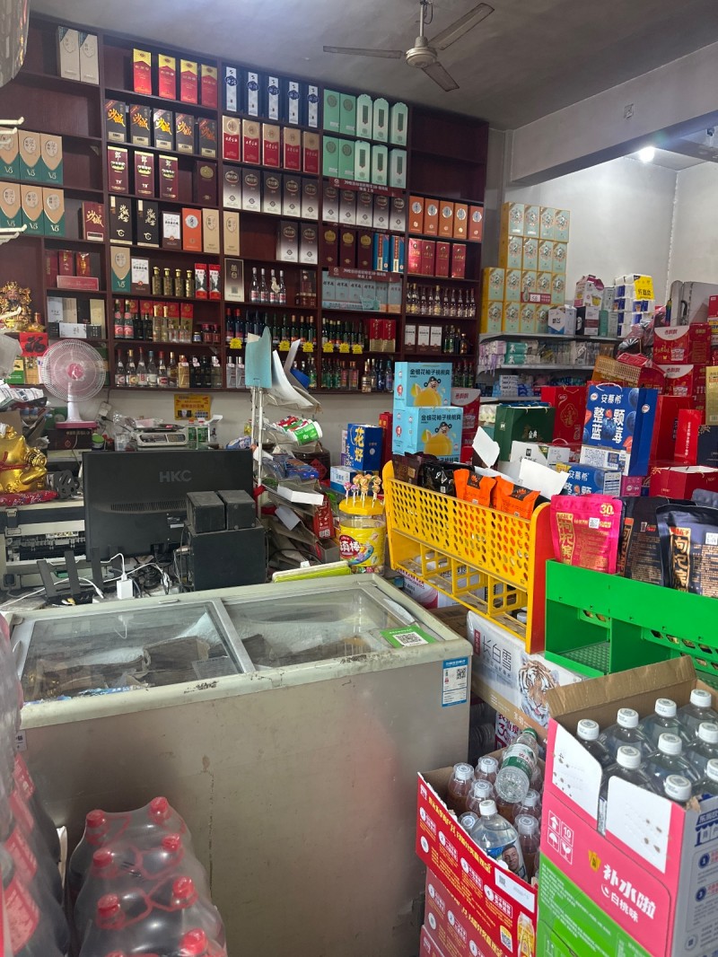 因另有发展，转让产业城附近朱庄门市，90多平，人流量大，临318省道，商圈成熟，（第 2 张）