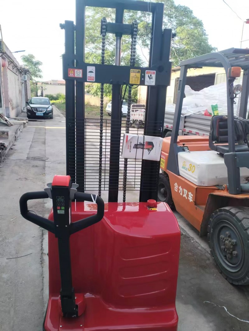 两吨的托盘堆垛车，9.9成新，就用了一天（第 2 张）