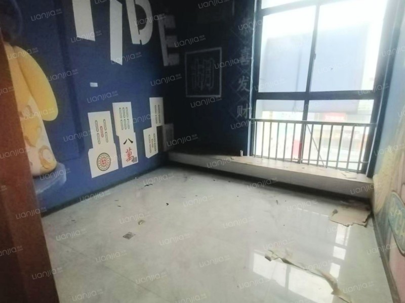 繁华地段，黄金楼层，随意装修，停车方便，位置极佳，大型商铺1100平左右，整体招（第 2 张）