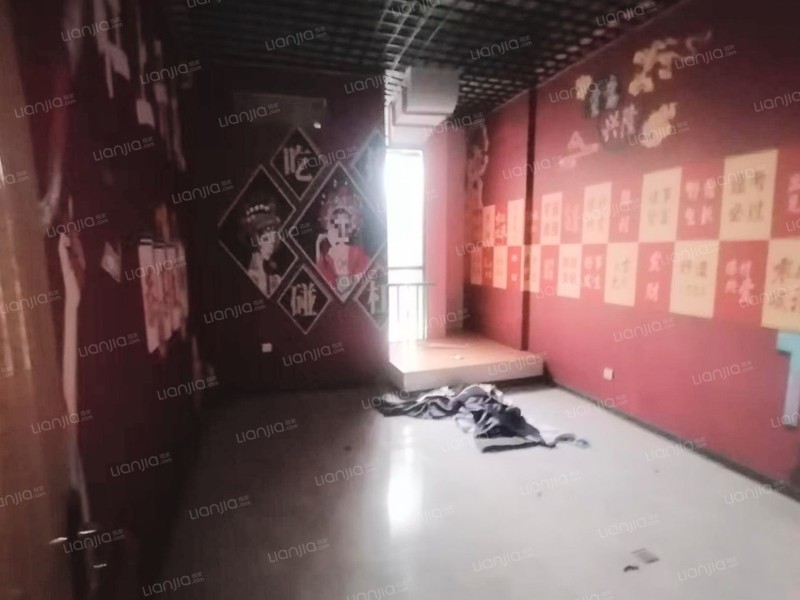 繁华地段，黄金楼层，随意装修，停车方便，位置极佳，大型商铺1100平左右，整体招（第 3 张）