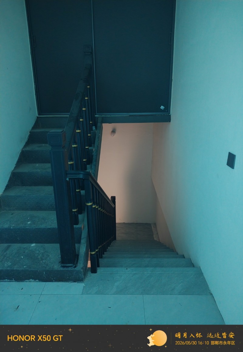 服装店工作室转让，上下二层，大概100多平，装修完好，接手即可营业，干电商，办公（第 5 张）