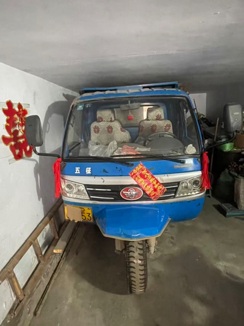 出售二手三马，成色新，长年停放车库，现在不需要了，卖给需要的人。1万出个头，非诚（第 2 张）