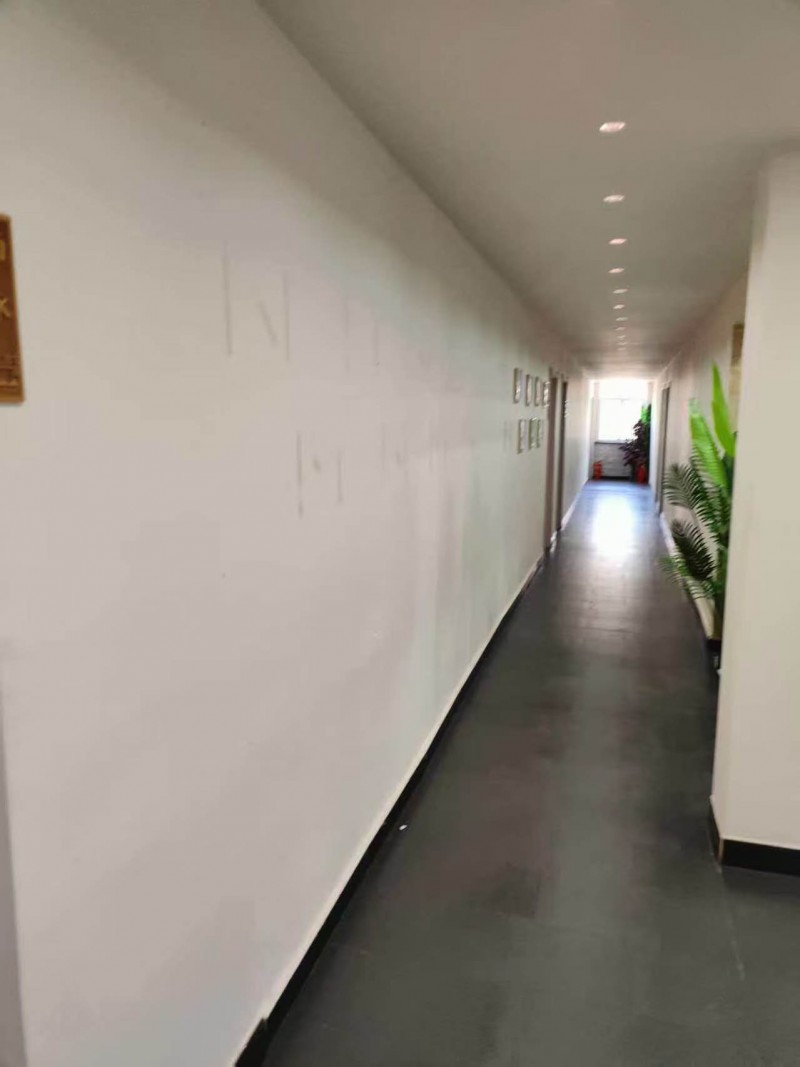 建材市场对面三楼，美容店 转让，接手即可盈利，有需要的电话联系。（第 4 张）