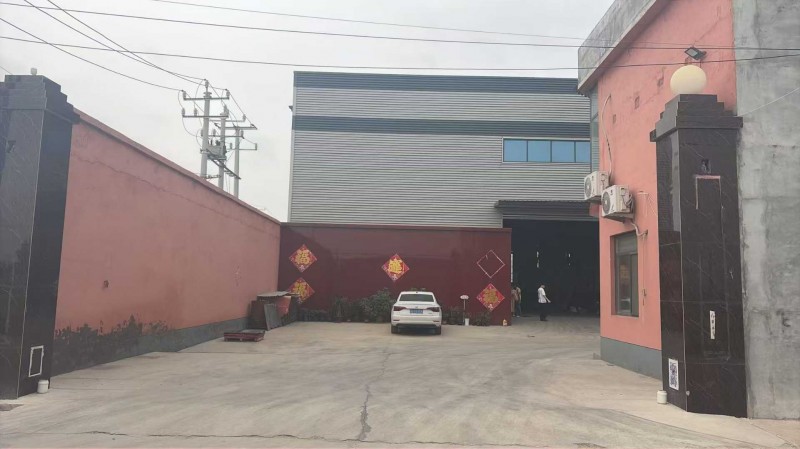 厂房2600平米，有航吊，
厂内设有办公楼 水电齐全，
位置：赵新线路西10（第 1 张）