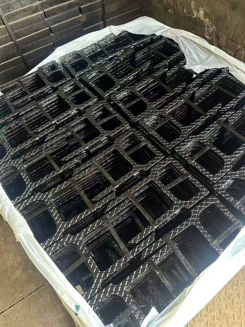 出售一些球墨铸铁爬梯。踏步型号齐全有需要的联系（第 1 张）