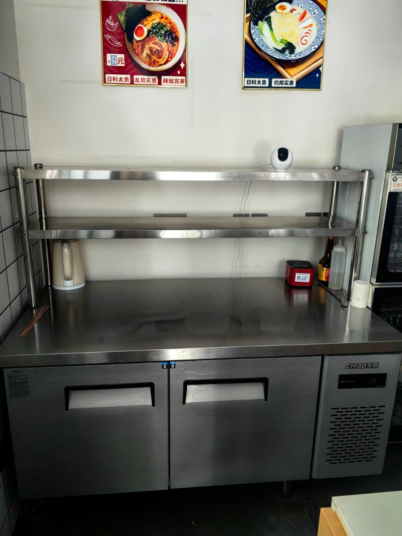 48平炸串店，有两个大冰柜，一个操作台冷藏柜，饮料展示柜，串串2.5米长直冷冰柜（第 2 张）