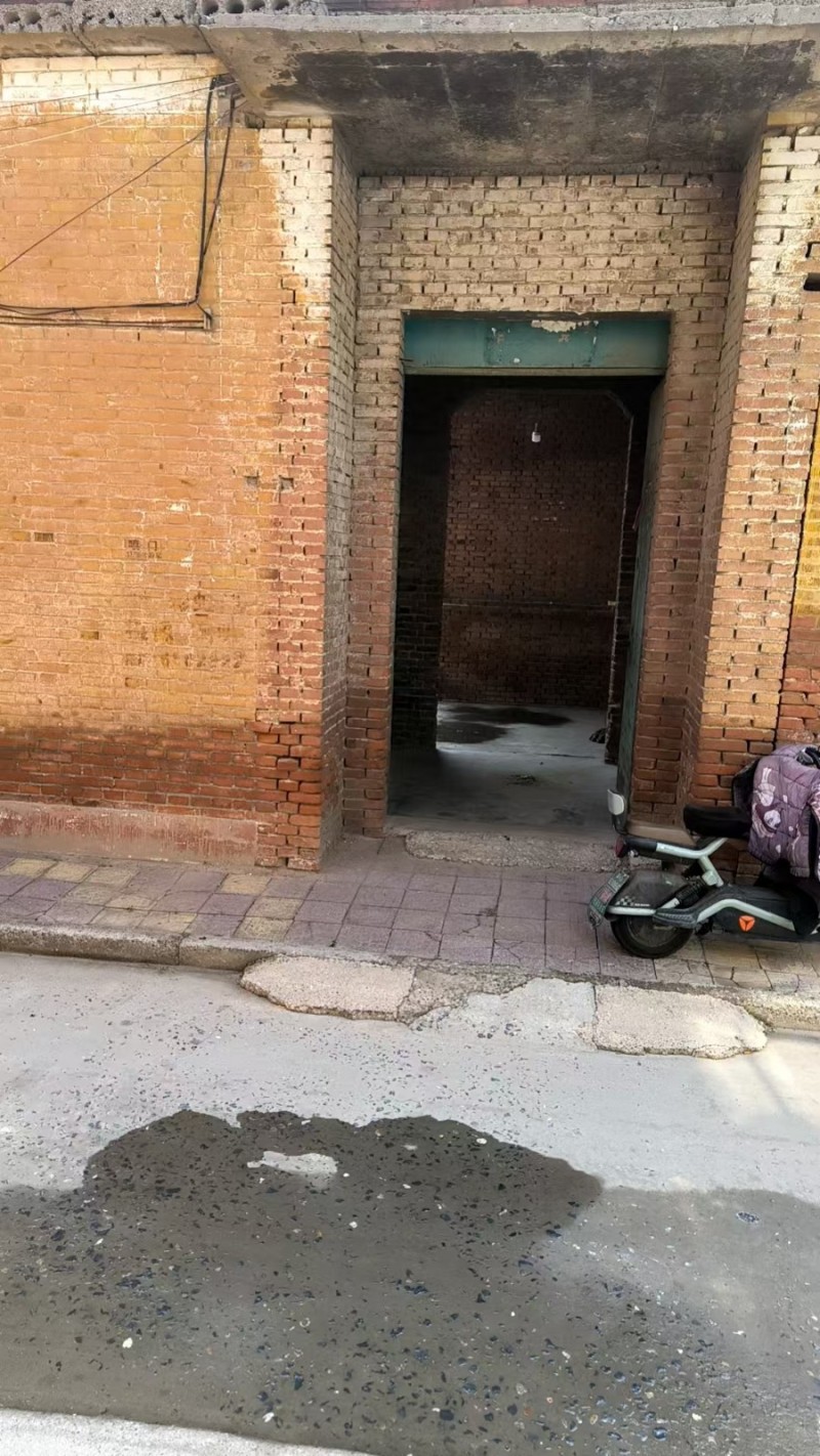洺关镇岳庄村独门独院，200多平米，临街门儿，能进三轮车车，宽敞自在，有暖气，有（第 3 张）