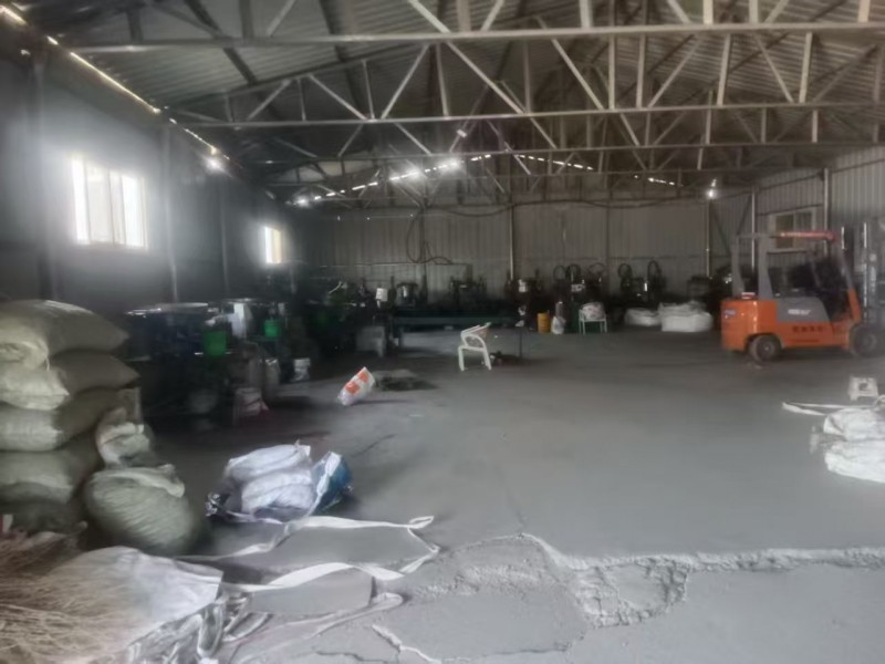 出租厂房320平，交通方便水电齐全，有办公室，位置在娄山路口，有意者联系（第 1 张）
