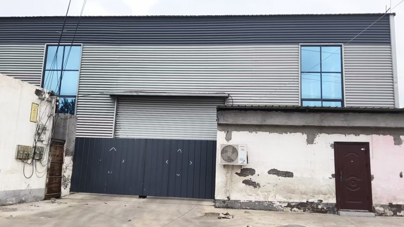 出租厂房1700平
地址：西南开发区界河店107国道西100米路南，水电齐全，（第 1 张）