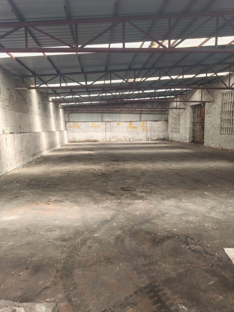 出租厂房独院1000平
有环平水电齐全邻路边方便装车
西洺阳村南（第 1 张）