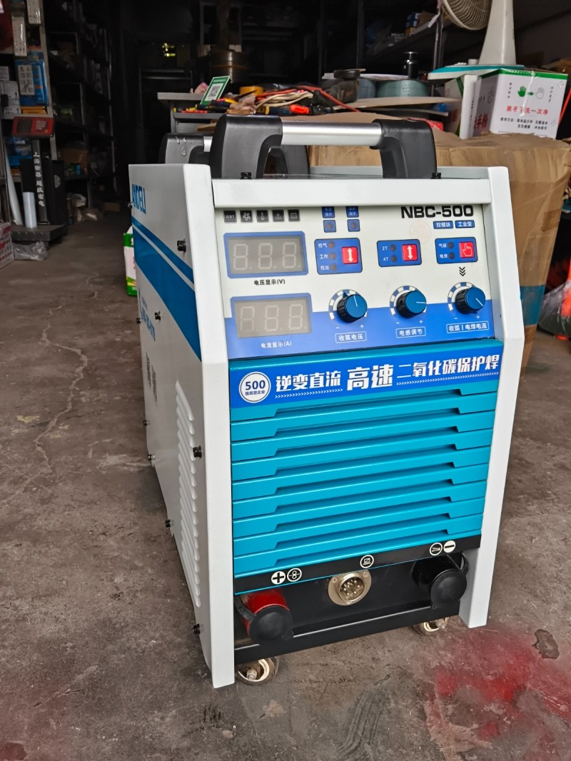 出售，500型二保焊机九九成新，3米焊枪，2千6百元，需要的联系。（第 1 张）