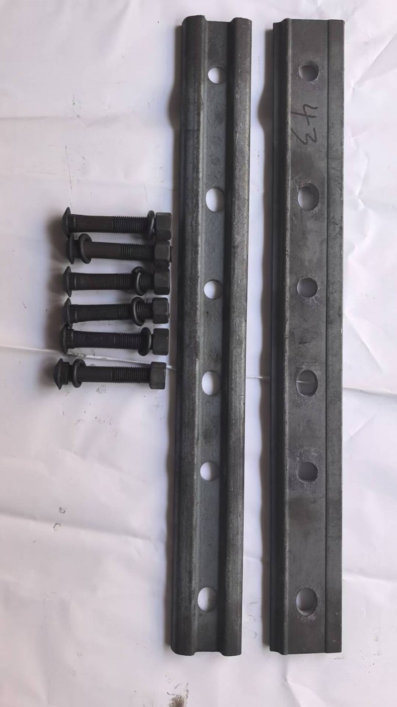 我公司主营铁路压轨器t型丝道夹板弹跳鱼尾丝道钉
规格齐全大量现货
拥有自己的（第 1 张）